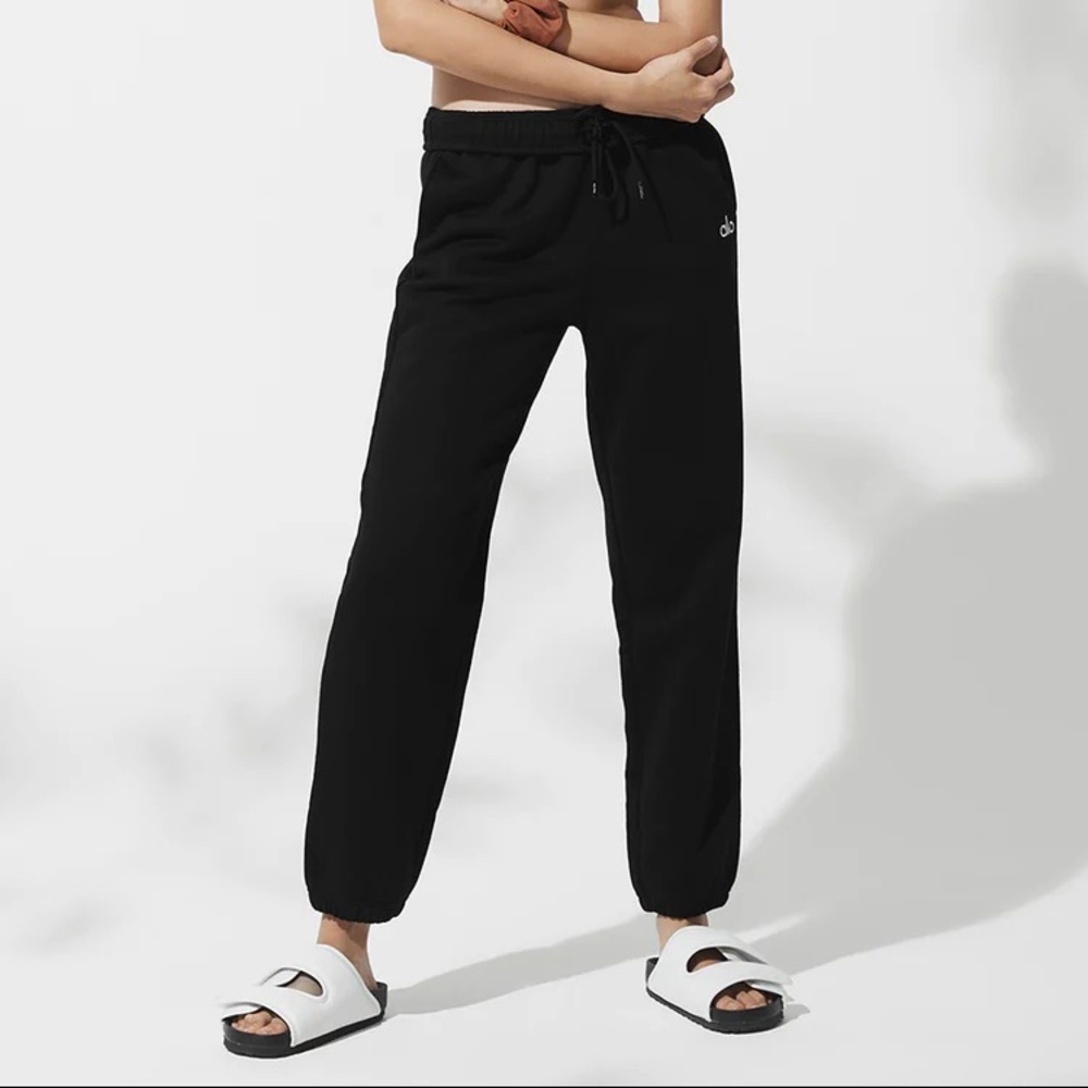 NWT Alo Yoga Accolade Sweatpant - Black